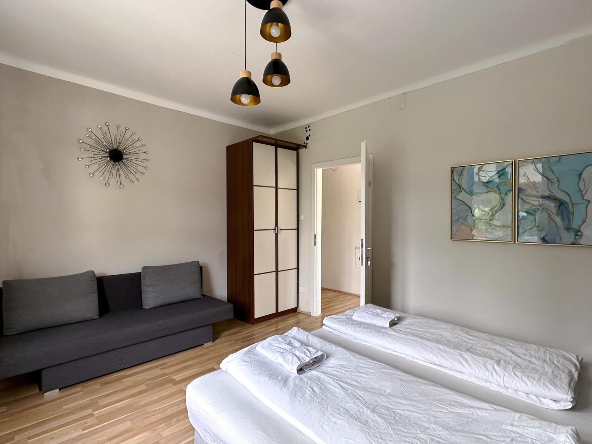 Up Resistances G Apartment Baden Bagian luar foto