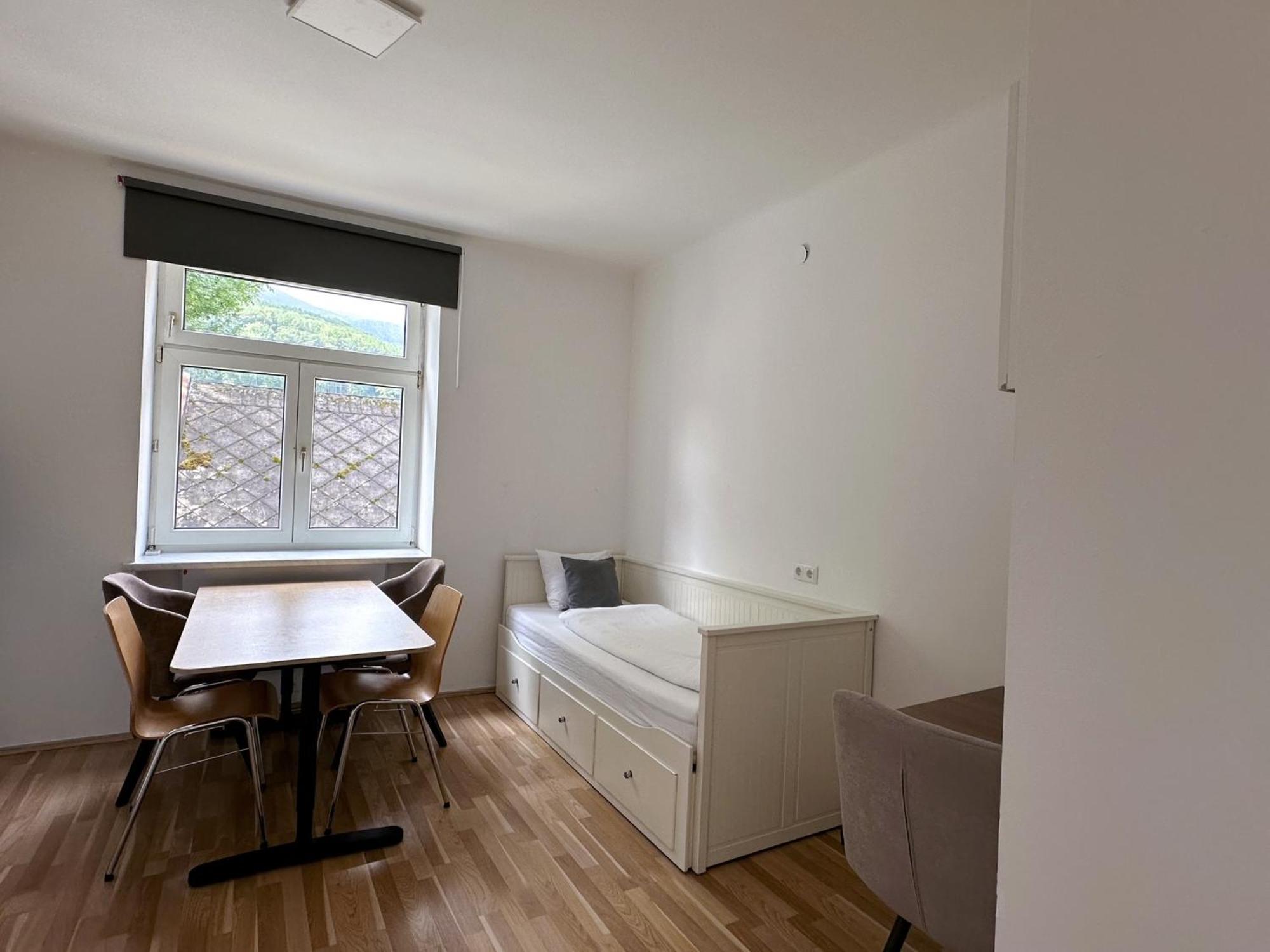 Up Resistances G Apartment Baden Bagian luar foto